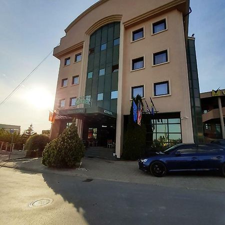 Hotel Princi I Arberit Pristina Exterior foto